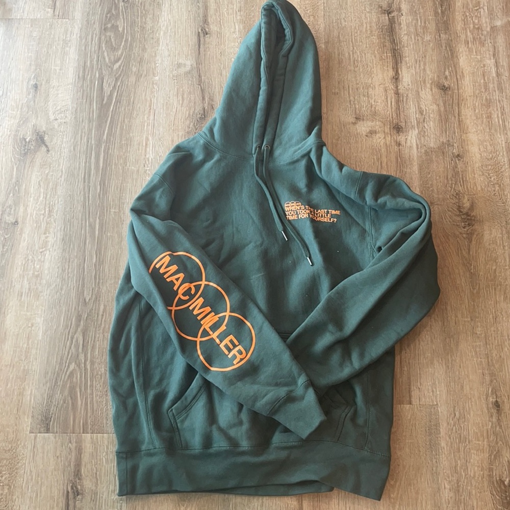 mac miller circles sweatshirt :)